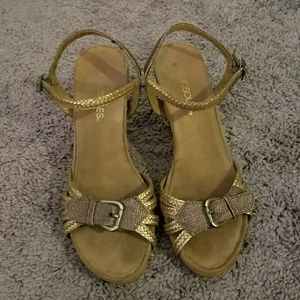 Size 8.5 Aerosole wedges